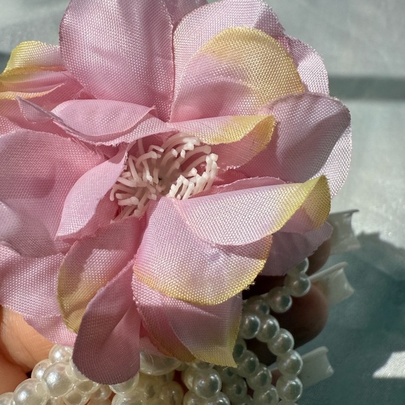 Anthropologe unique bestseller Pink Floral Earrings with Pearl Cascades - Picture 6 of 13